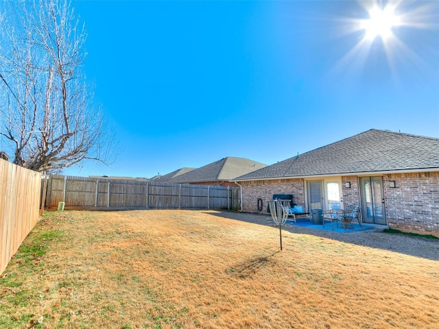 view of yard featuring a patio