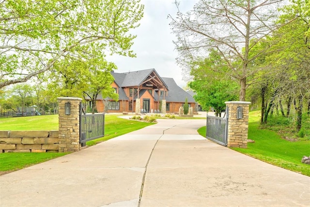 craftsman-style home featuring a front lawn