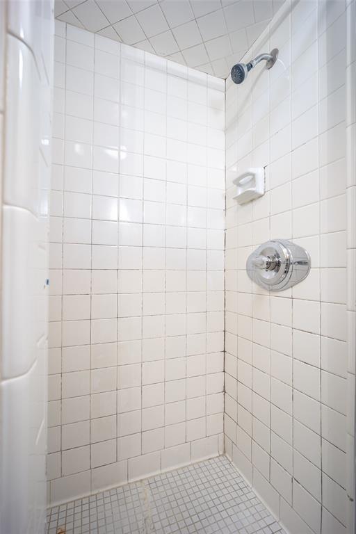 bathroom with curtained shower