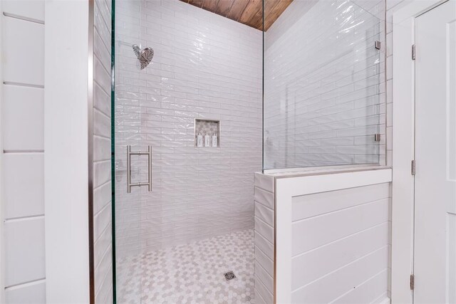 full bathroom featuring a stall shower