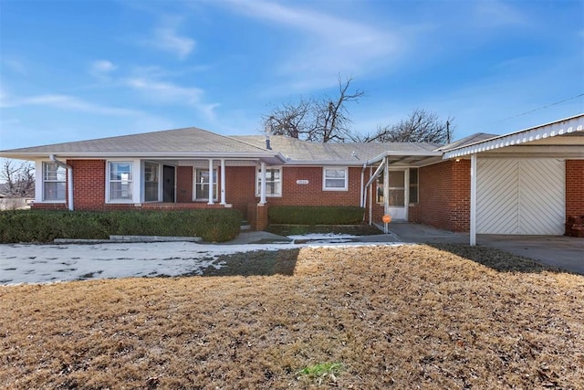 single story home with a carport