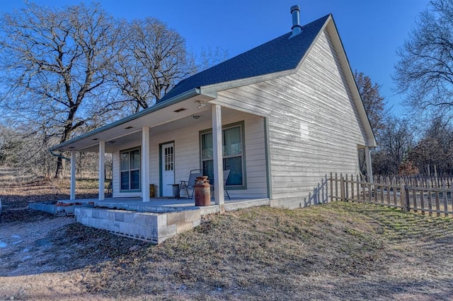 view of front facade featuring covered porch