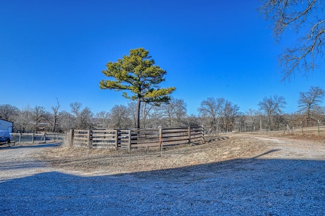 view of yard featuring a rural view