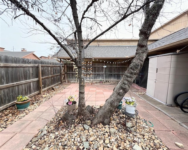 view of yard with a patio