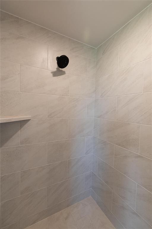 11813 Ethan Mark Dr, Yukon, OK 73099 - full bath with a tile shower