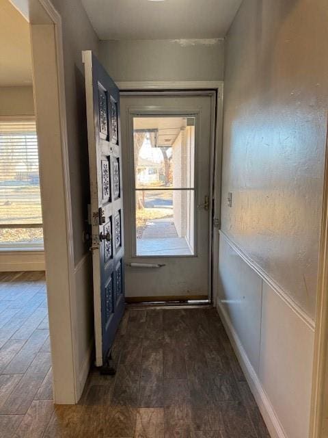 entryway featuring wood finished floors