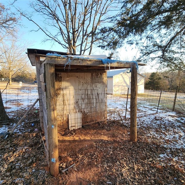 view of outdoor structure featuring an outdoor structure