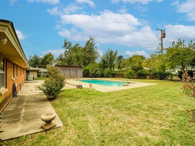 view of yard with a patio area