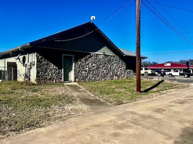 view of property exterior