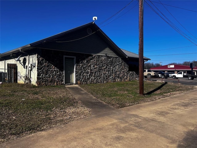 view of home's exterior