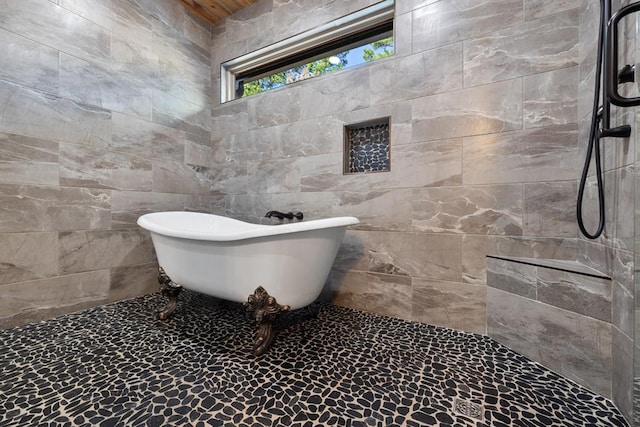 bathroom featuring a bathtub