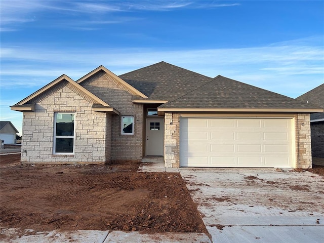 view of front facade with a garage