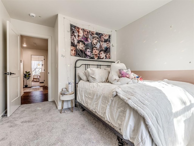 bedroom with carpet flooring