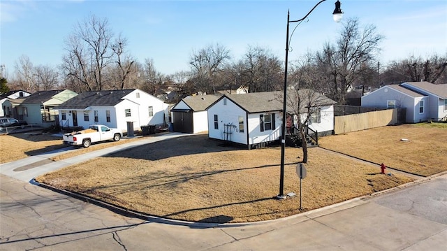 view of front of property