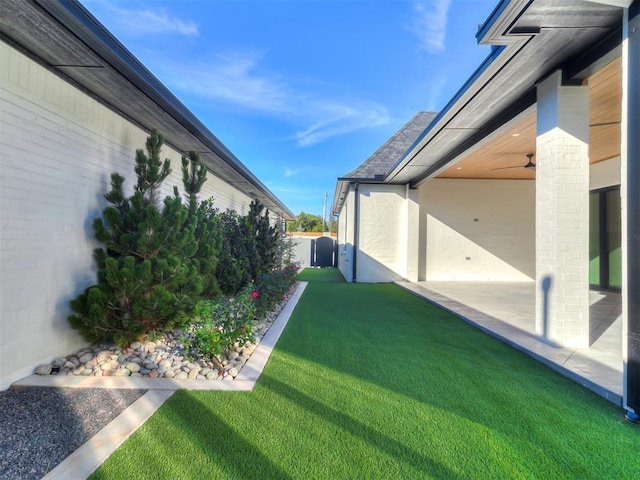 view of yard featuring a patio area