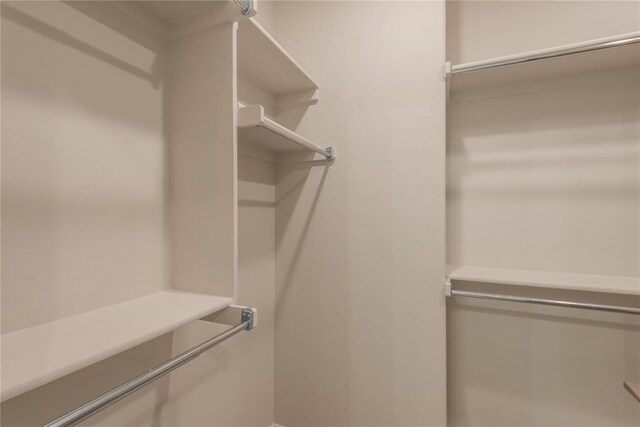 1300 Colonial Ave, Tuttle, OK 73089 - view of walk in closet