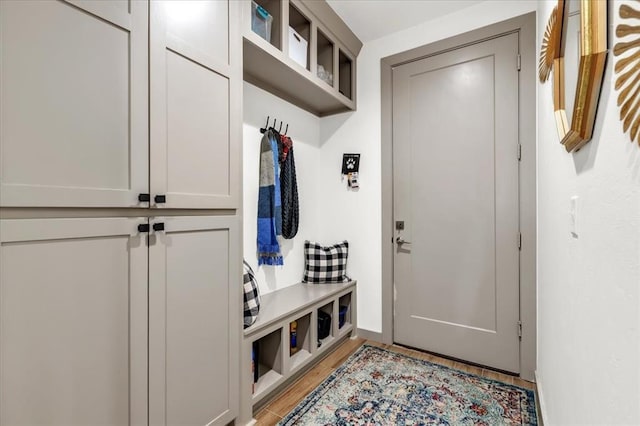 1305 Katelyn Ct, Yukon, OK 73099 - mudroom featuring light wood finished floors