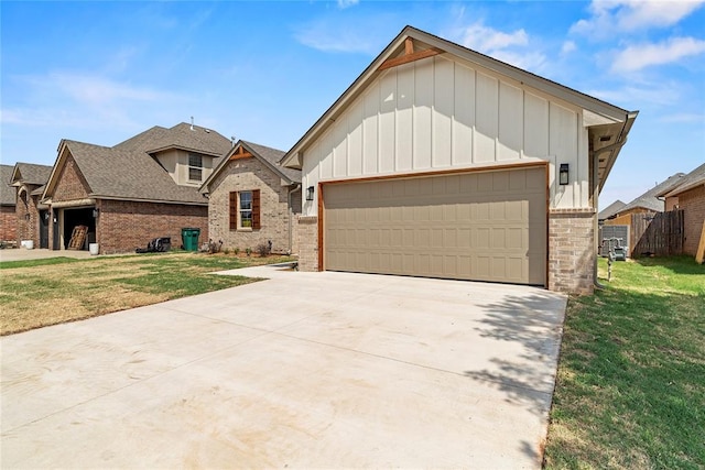 view of front of home with a front lawn