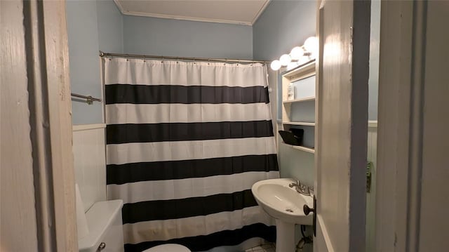 bathroom featuring curtained shower