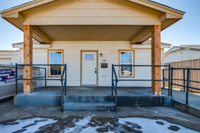 view of front of house featuring a porch