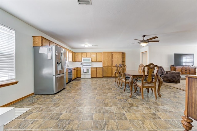 dining area featuring ceiling fan