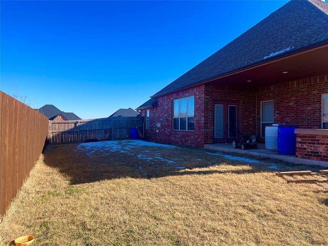 view of yard featuring a patio