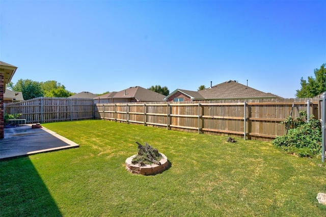 view of yard with a patio