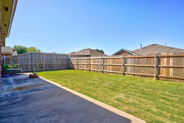 view of yard with a patio