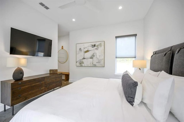 bedroom featuring ceiling fan