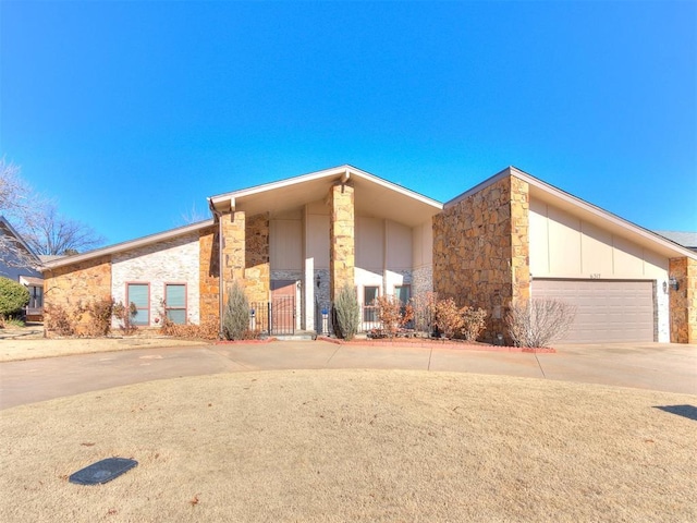 view of front of house with a garage