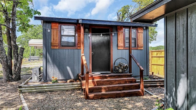 view of outbuilding