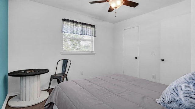 bedroom featuring ceiling fan