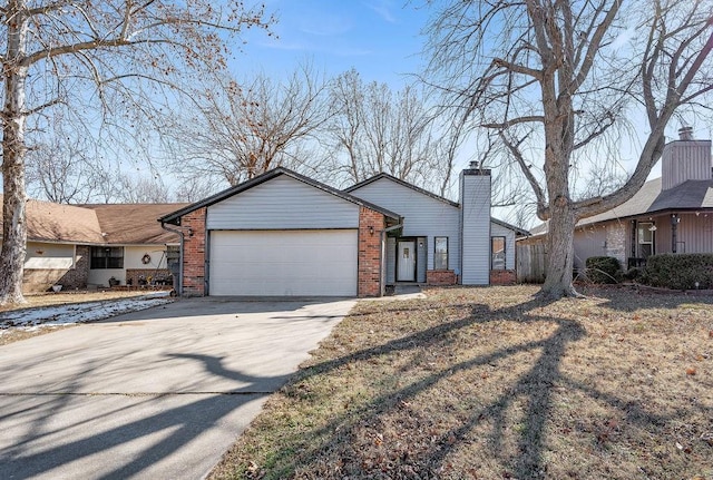 single story home featuring a garage