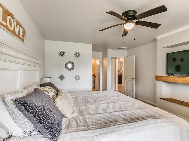 bedroom with ceiling fan