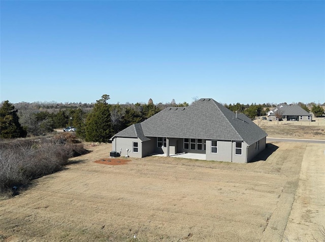 view of front of house with a front yard