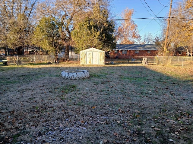 view of yard with a storage shed