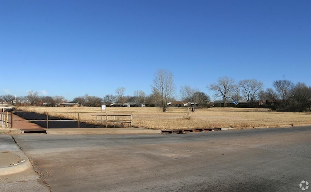 Listing photo 2 for 4800 S Bryant Ave, Moore OK 73160