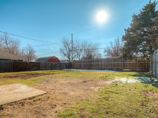 view of yard featuring a patio