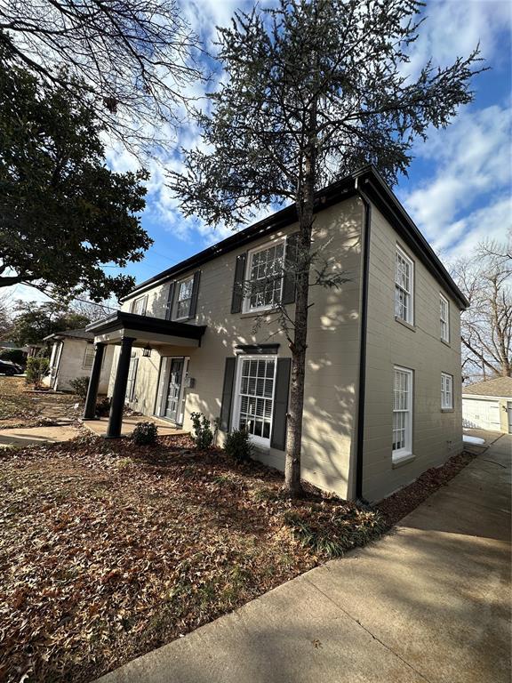 view of side of property