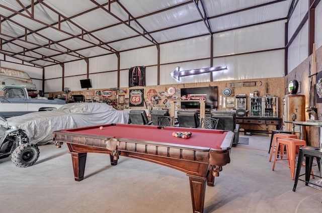 playroom featuring pool table