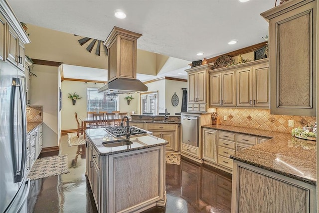 kitchen with sink, backsplash, a kitchen island with sink, kitchen peninsula, and stainless steel appliances