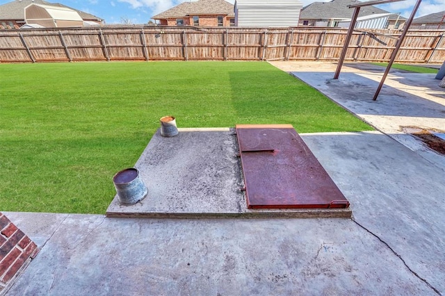 view of yard with a patio