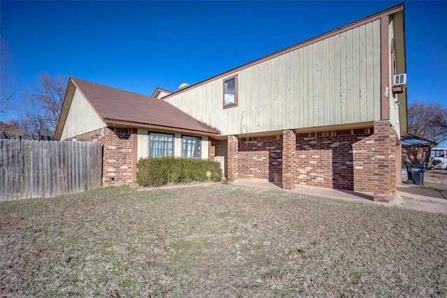 view of front of home with a front yard