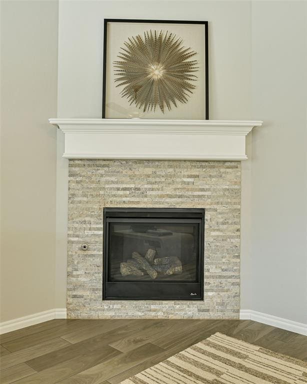 interior details with hardwood / wood-style floors