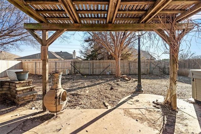 view of yard featuring a patio