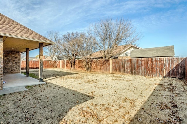 view of yard featuring a patio area