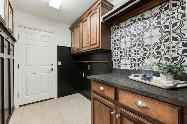 kitchen featuring light tile patterned floors