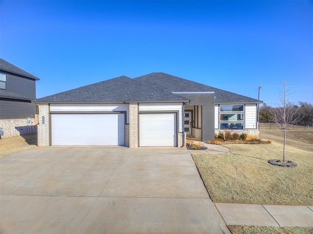 view of front facade with a garage