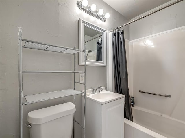 full bathroom featuring toilet, vanity, and shower / tub combo with curtain