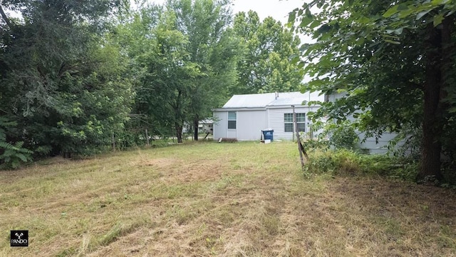 313 W Texas Ave, Anadarko, OK 73005 - view of green lawn
